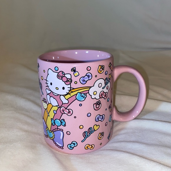Hello Kitty Mug - Picture 2 of 3